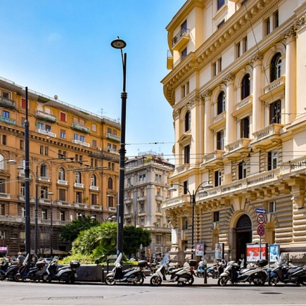 Arrivée à NAPLES - voyage scolaire en Europe